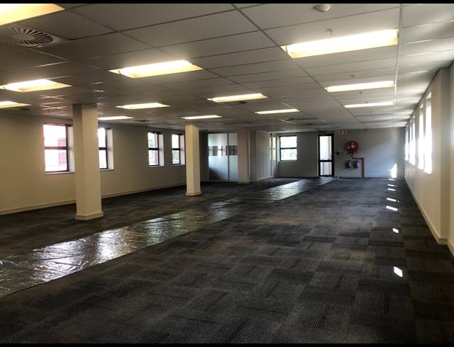 320M² OFFICE TO LET IN WAVERLEY
